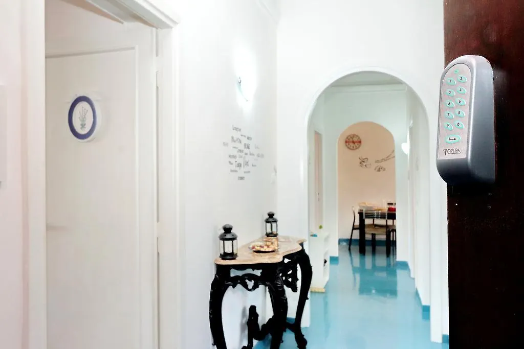 דירות רומא Casa Flora 0*,