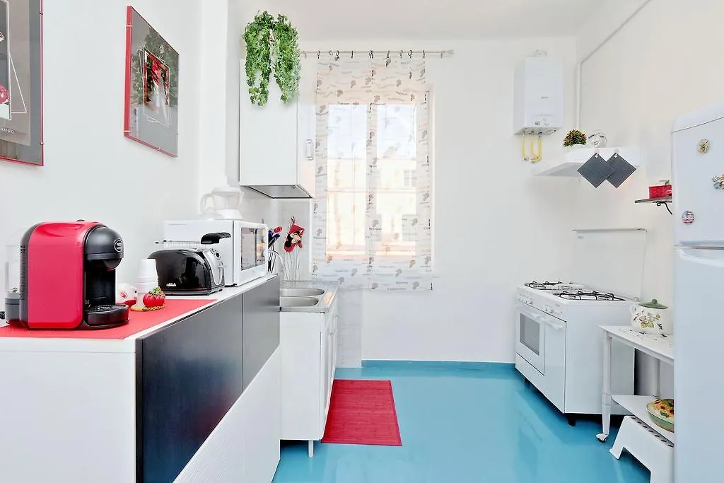 דירות רומא Casa Flora 0*,  איטליה