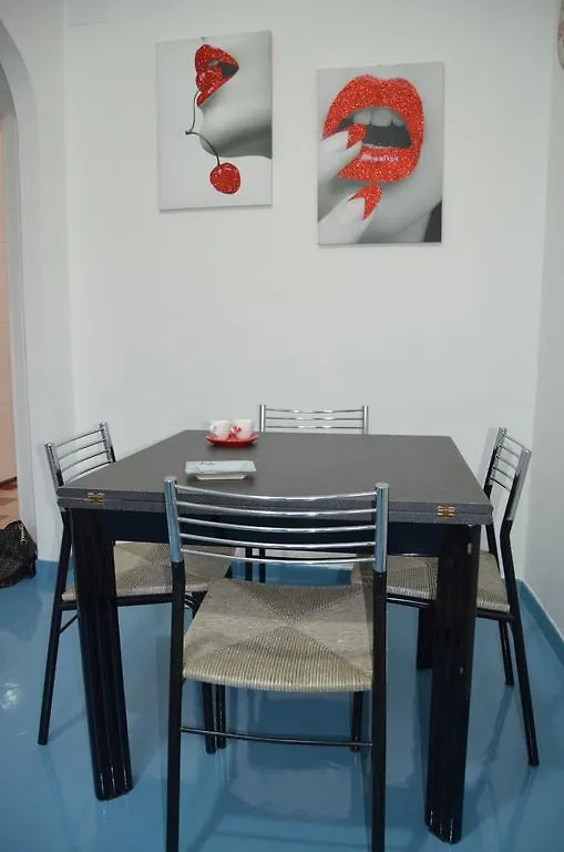 דירות רומא Casa Flora 0*,