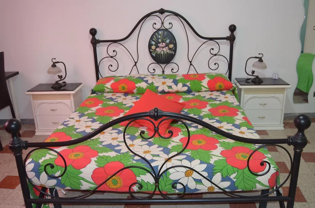 דירות רומא Casa Flora 0*,  איטליה